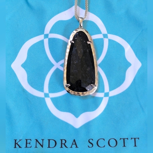 Kendra Scott Jewelry - Kendra Scott Black Stone & Gold Pendant Adjustable Length Necklace